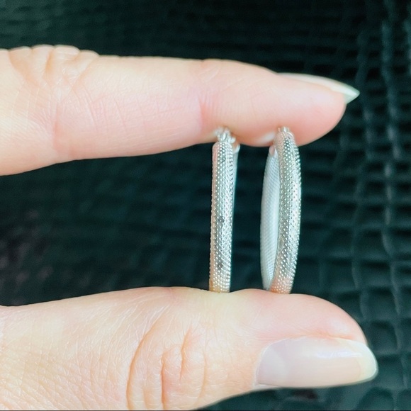 14K White Gold JAW Signed Textured Mesh Diamond Cut Hoop Earrings - Picture 3 of 8